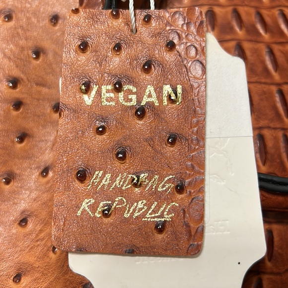 Gorgeous Faux Ostrich/Alligator Satchel - Picture 6 of 9